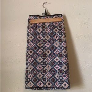 Patterned pencil skirt